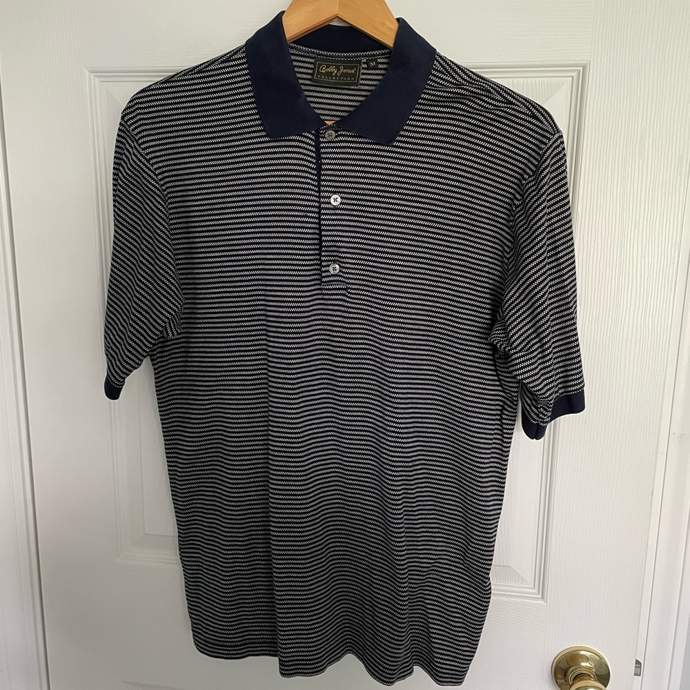 Mens Bobby Jones golf shirt.